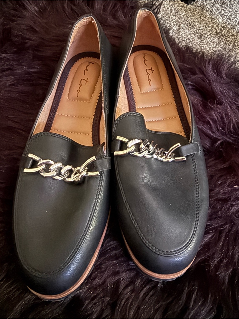 me too Black Leather Chain-Trim Loafers